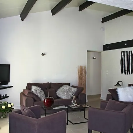 Des Bragauds Villa *